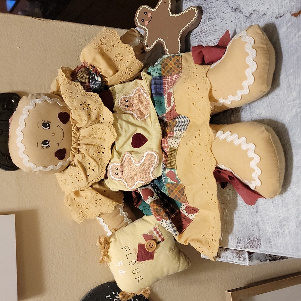 vintage shelf sitter gingerbread